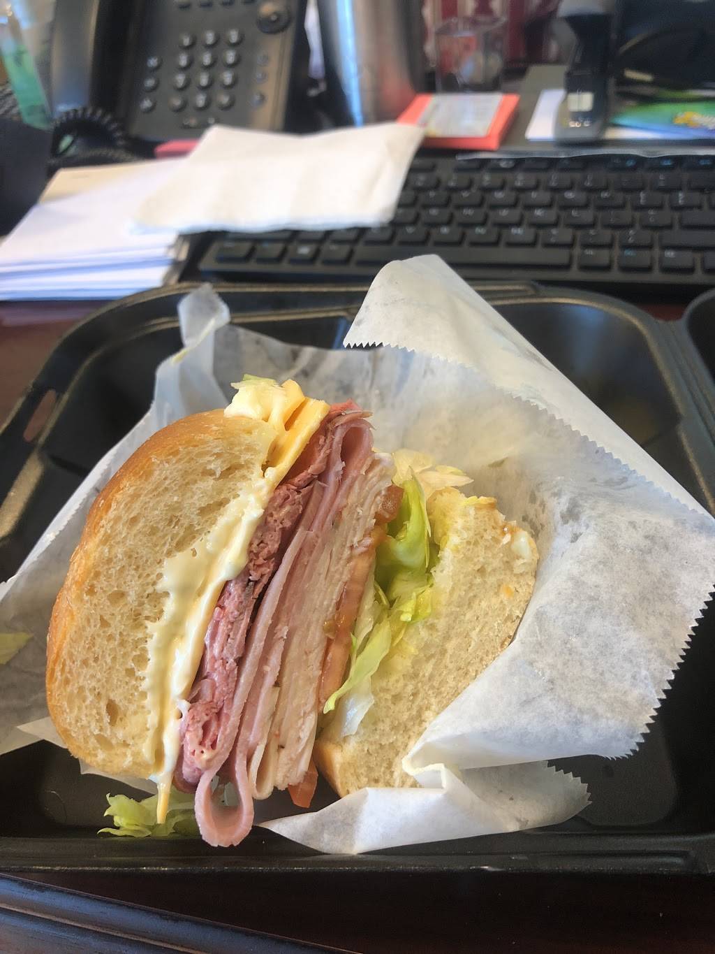 Lunchbox 22 | restaurant | 16618 Mountain Rd, Montpelier, VA 23192, USA | 8048836614 OR +1 804-883-6614