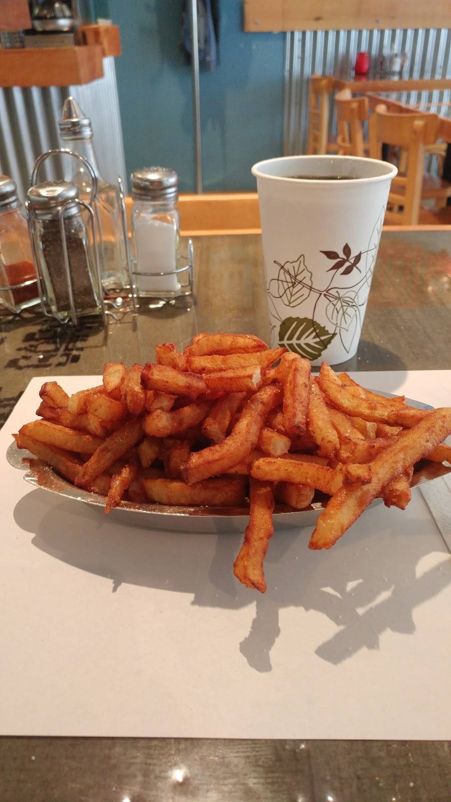 Casse Croute Normand | meal takeaway | 4826 Rue de Verdun, Verdun, QC H4G 1N1, Canada | 5144398285 OR +1 514-439-8285