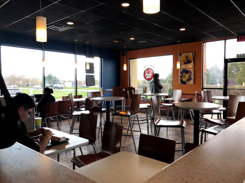 Taco Bell | meal takeaway | 22288 S Sterling Blvd, Sterling, VA 20164, USA | 7034508393 OR +1 703-450-8393