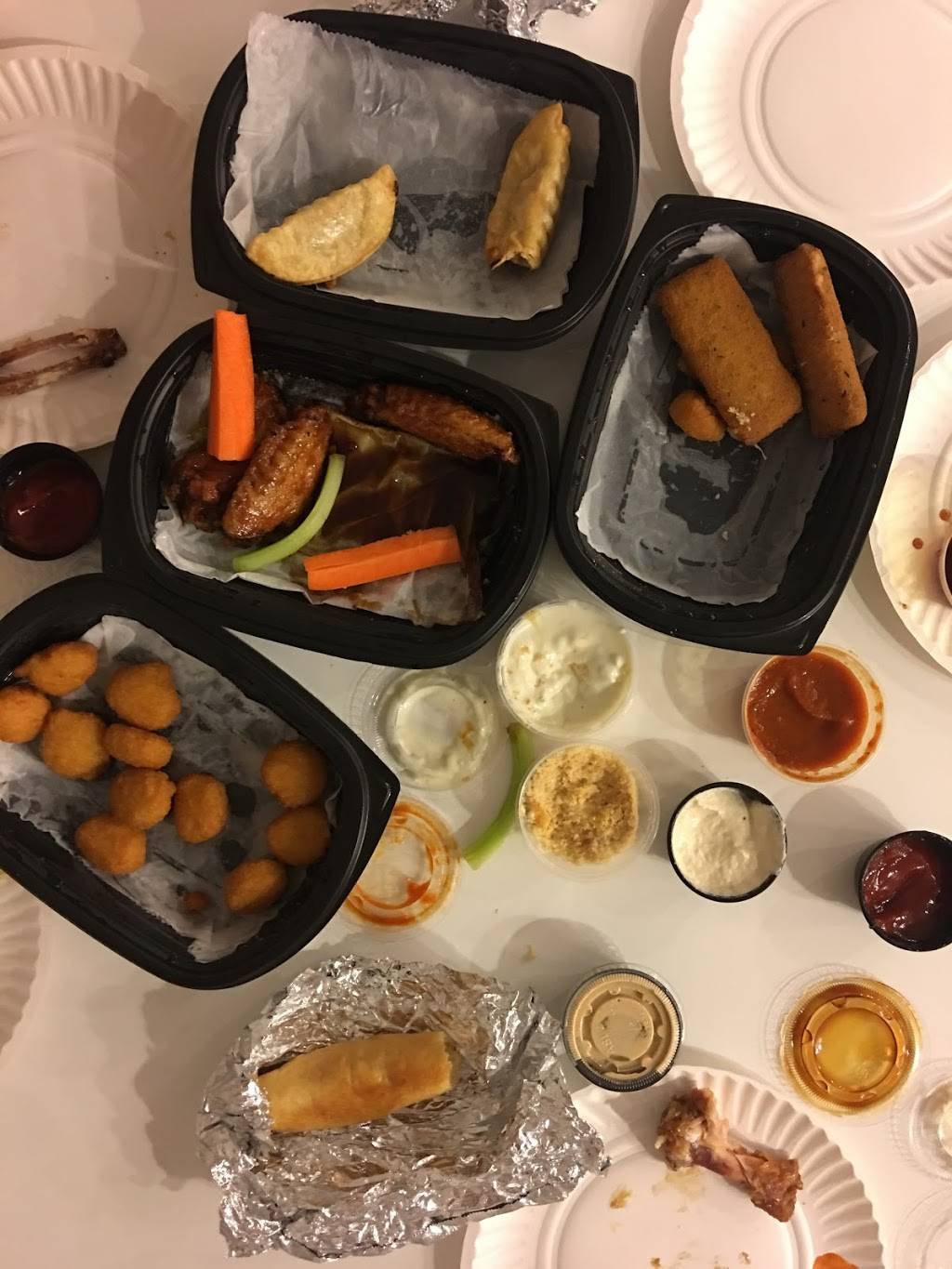 Ryders Wings & Things | restaurant | 283 Springs Fireplace Rd, East Hampton, NY 11937, USA | 6313292500 OR +1 631-329-2500