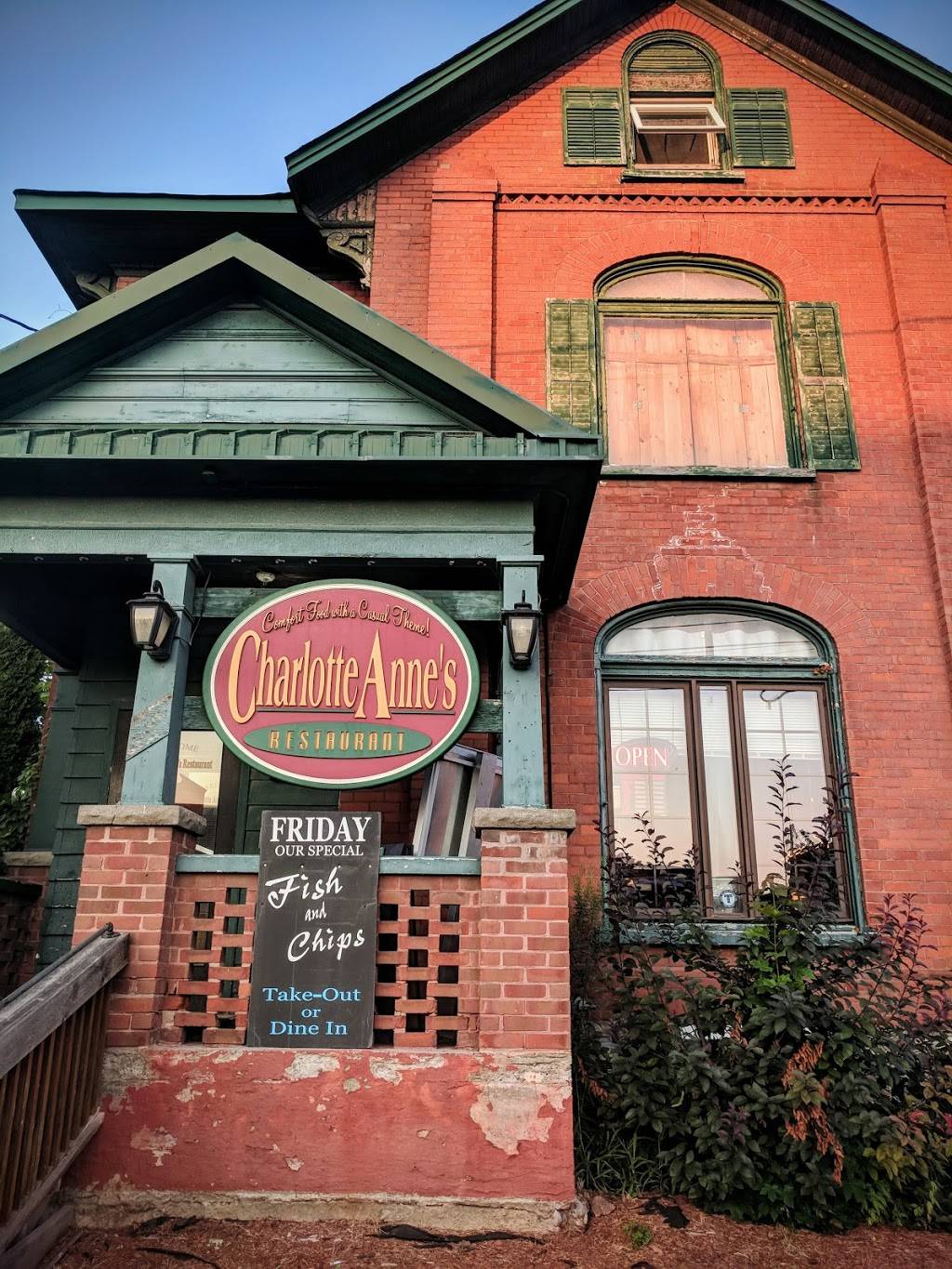 Charlotte Annes Restaurant | restaurant | 390 Queen St, Peterborough, ON K9J 4X8, Canada | 7057422944 OR +1 705-742-2944