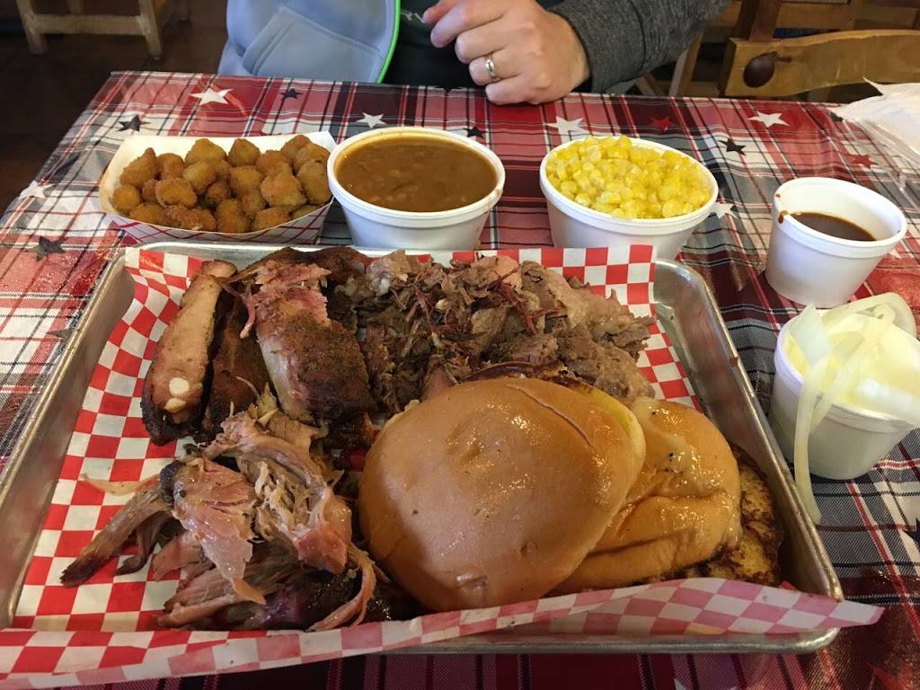 Eddie Deen Crossroads | restaurant | 1004 N Collins St, Arlington, TX 76011, USA | 8177956900 OR +1 817-795-6900