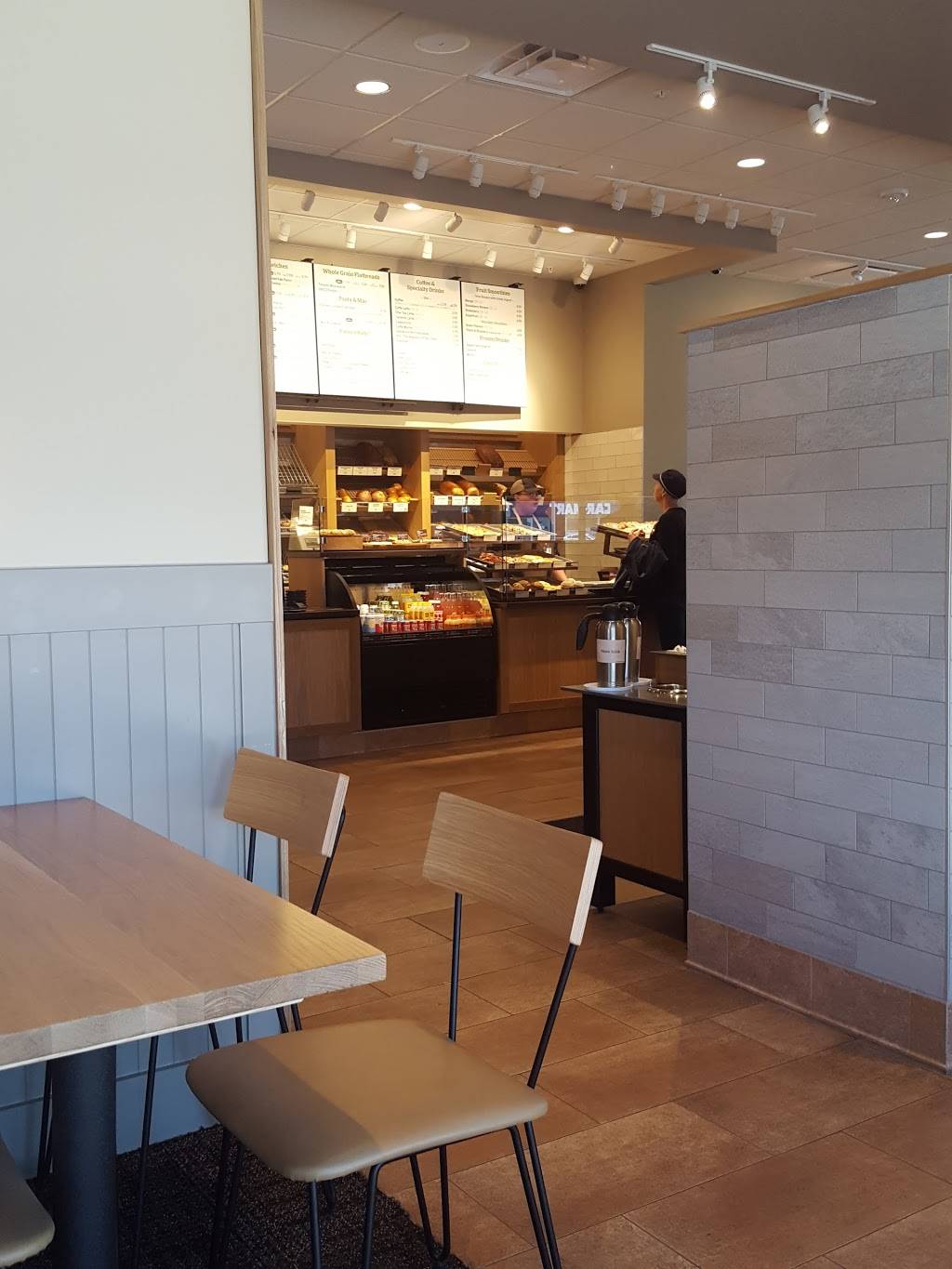 Panera Bread | cafe | 1300 N Roosevelt Ave Suite 110, Burlington, IA 52601, USA | 3197533989 OR +1 319-753-3989