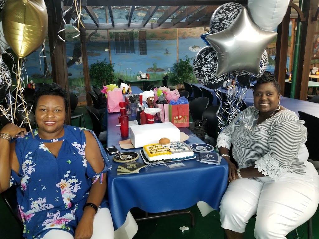 Hollis Seafood Buffet | restaurant | 113 Highway 3265, Spearsville, LA 71277, USA | 3187780444 OR +1 318-778-0444