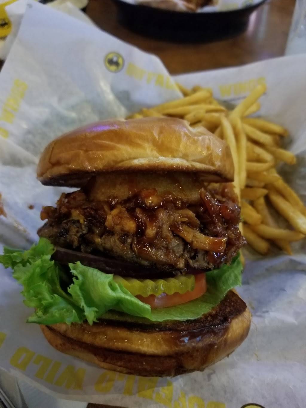 Buffalo Wild Wings | restaurant | 3798 Dryland Way, Easton, PA 18045, USA | 6103306950 OR +1 610-330-6950