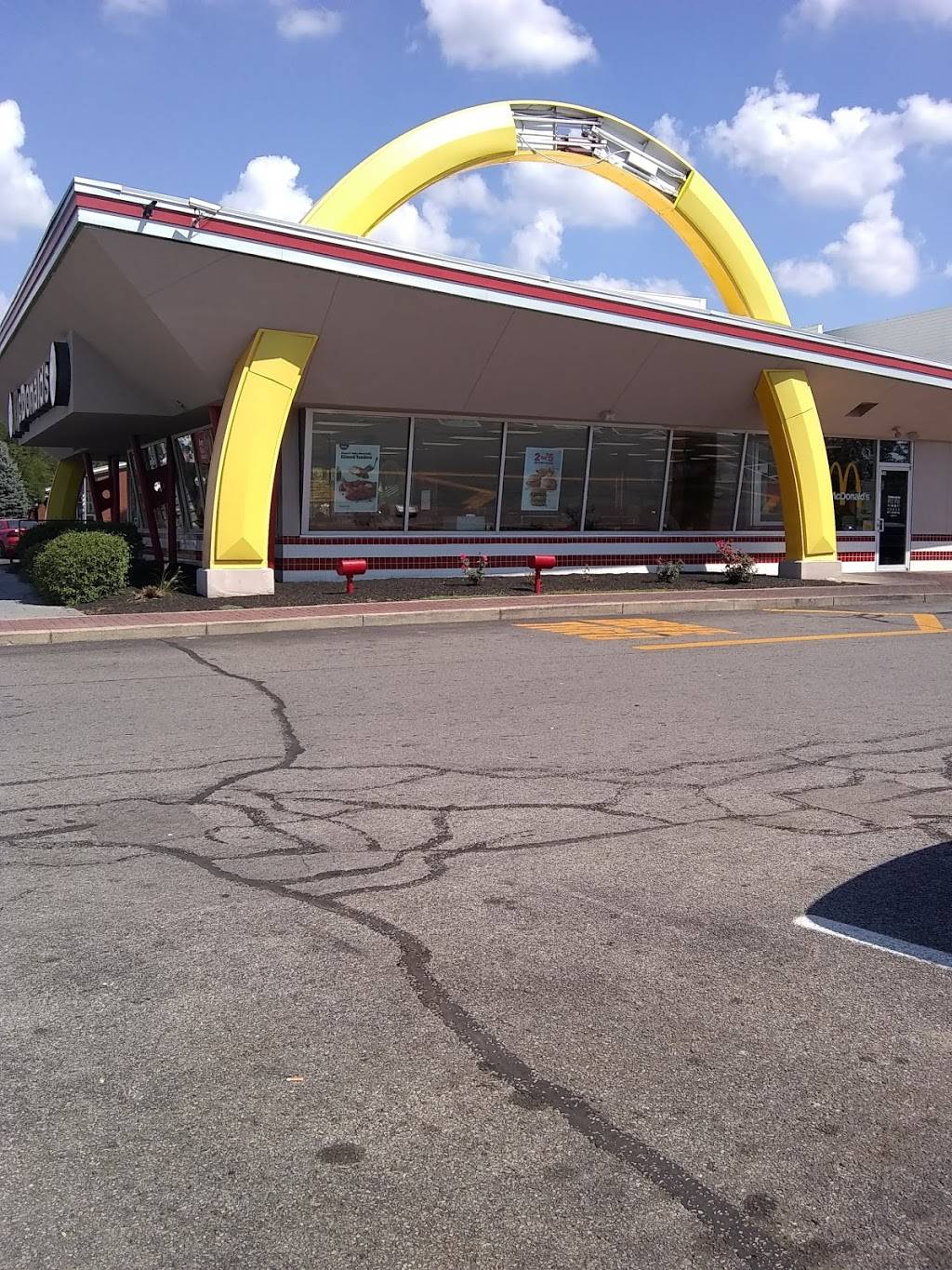 McDonalds | cafe | 3554 S High St, Columbus, OH 43207, USA | 6144911309 OR +1 614-491-1309