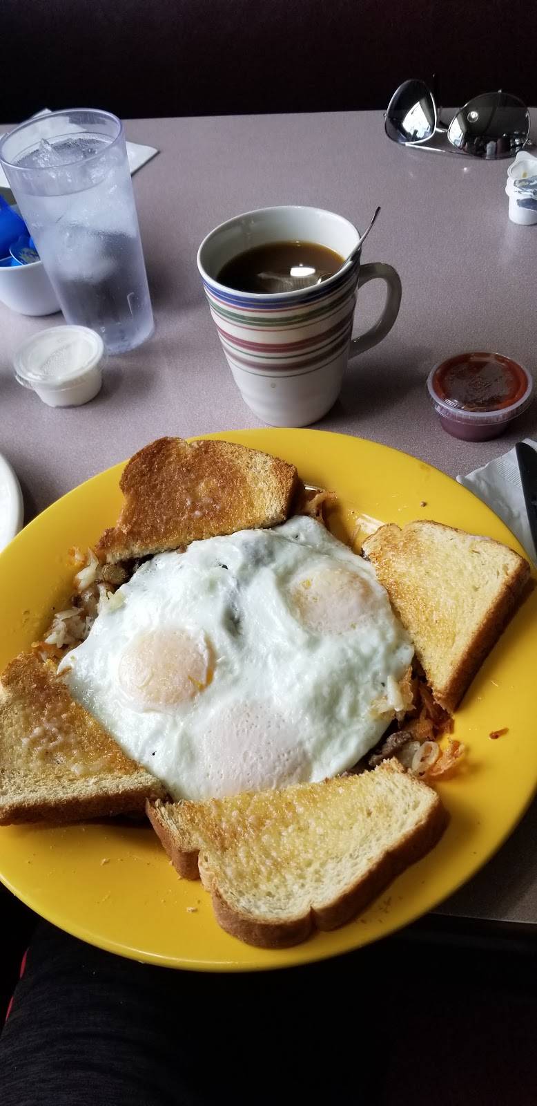 Zephyr Cafe | restaurant | N6919 WI-89, Lake Mills, WI 53551, USA | 9206482842 OR +1 920-648-2842