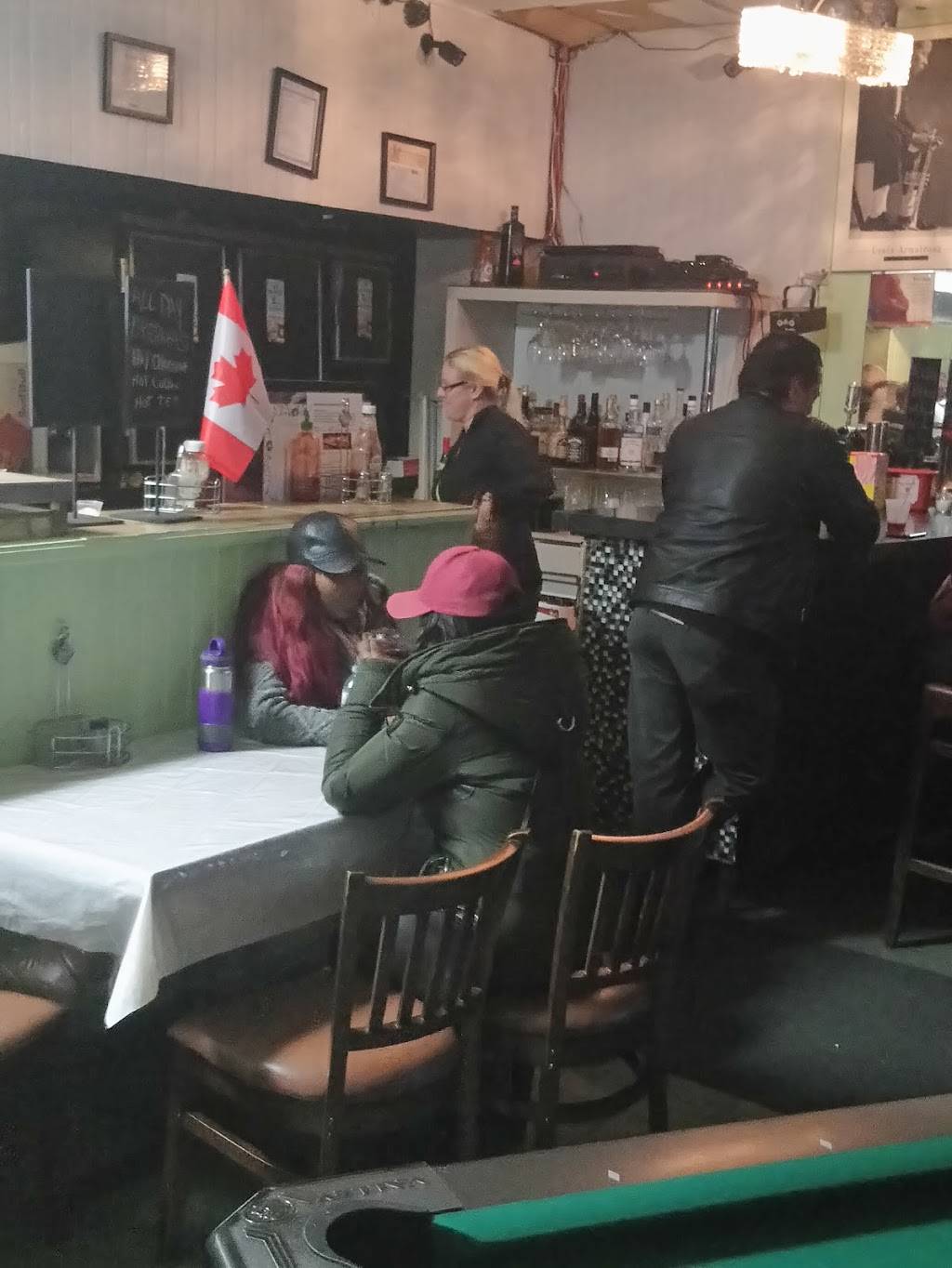 Westwood Burger Place | restaurant | 1391 Weston Rd, York, ON M6M 4S3, Canada | 4162447713 OR +1 416-244-7713