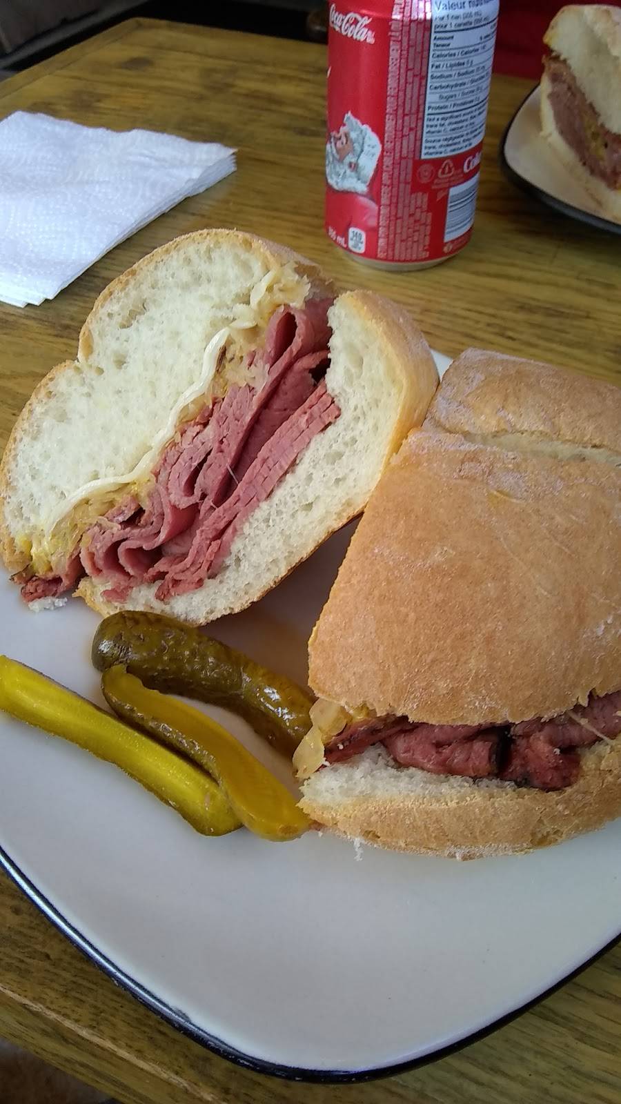 Evelyns Sandwich Factory | restaurant | 15 Niagara St, Welland, ON L3C 1H8, Canada | 9057349316 OR +1 905-734-9316