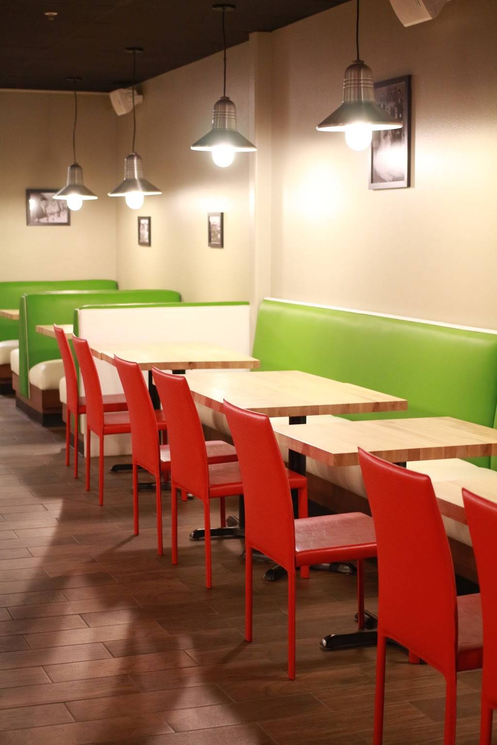 Fresco Pizzeria & Pastaria | restaurant | 3011 E Speedway Blvd, Tucson, AZ 85716, USA | 5208815555 OR +1 520-881-5555