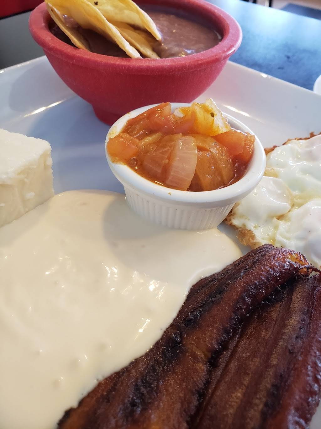 Viva El Savador | restaurant | 4946 E Tropicana Ave, Las Vegas, NV 89121, USA | 7025471366 OR +1 702-547-1366