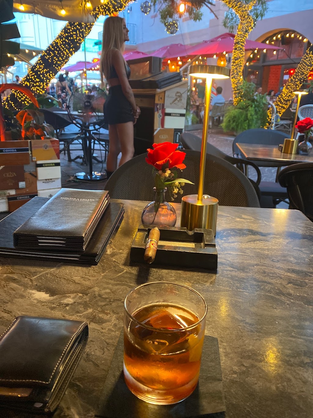 Española Cigar Bar & Lounge | night club | 409 Española Way, Miami Beach, FL 33139, USA | 3056043432 OR +1 305-604-3432