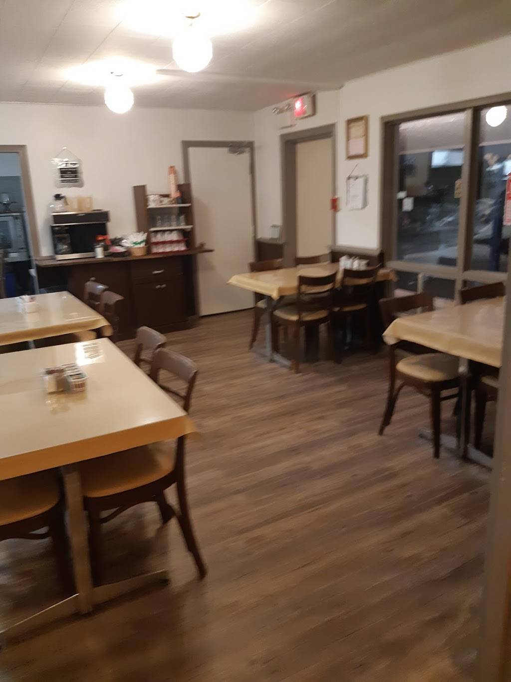 La Gare Waltham Station | restaurant | 512 Boul. de Waltham, QC-148, Waltham, QC J0X 3H0, Canada | 8196895161 OR +1 819-689-5161