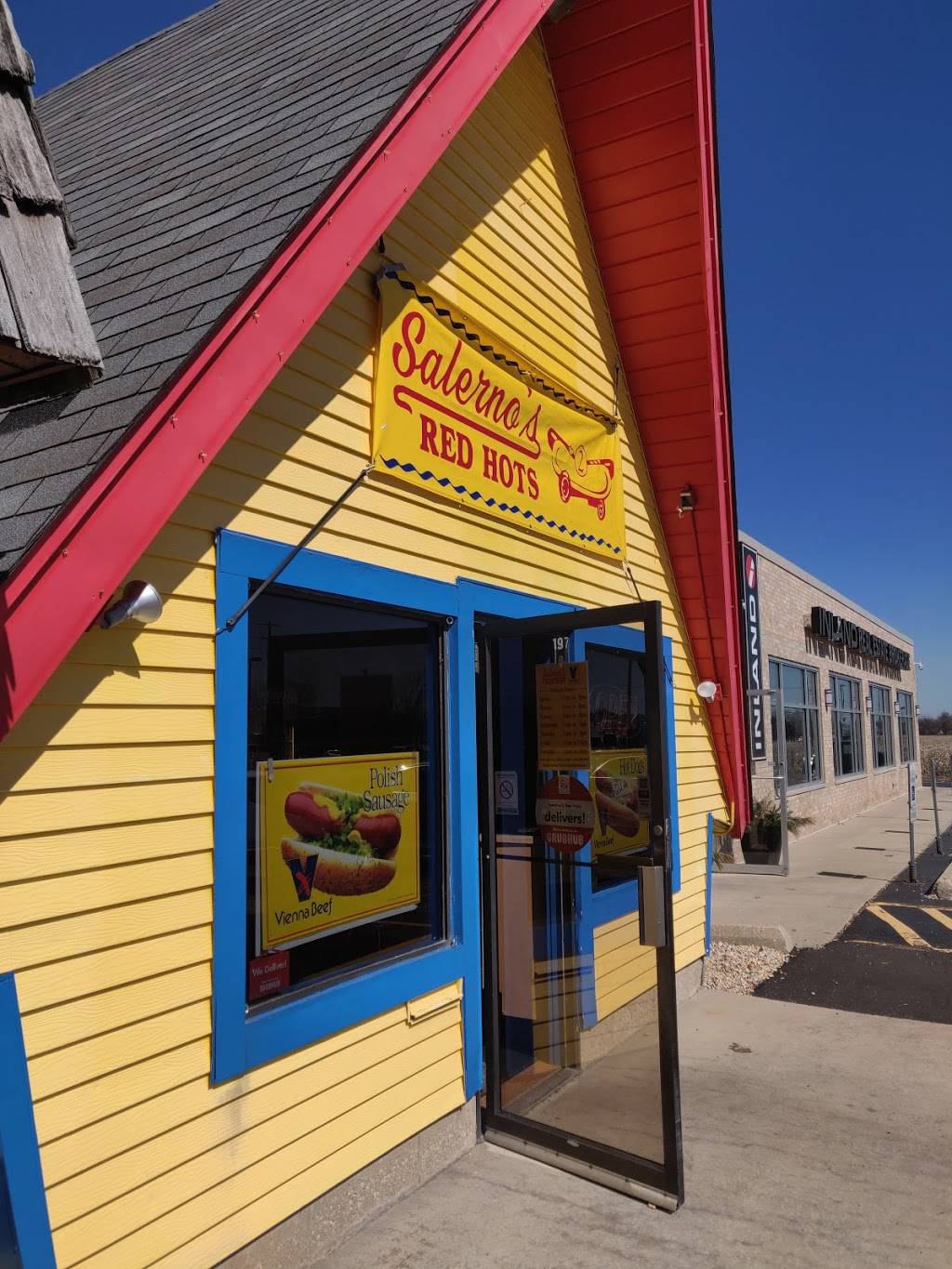 Salernos Red Hots | restaurant | 197 E Veterans Pkwy, Yorkville, IL 60560, USA | 6303838983 OR +1 630-383-8983