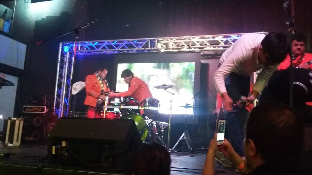 Candela Bar And Grill | restaurant | 8502 W Golf Rd, Niles, IL 60714, USA | 7738656741 OR +1 773-865-6741