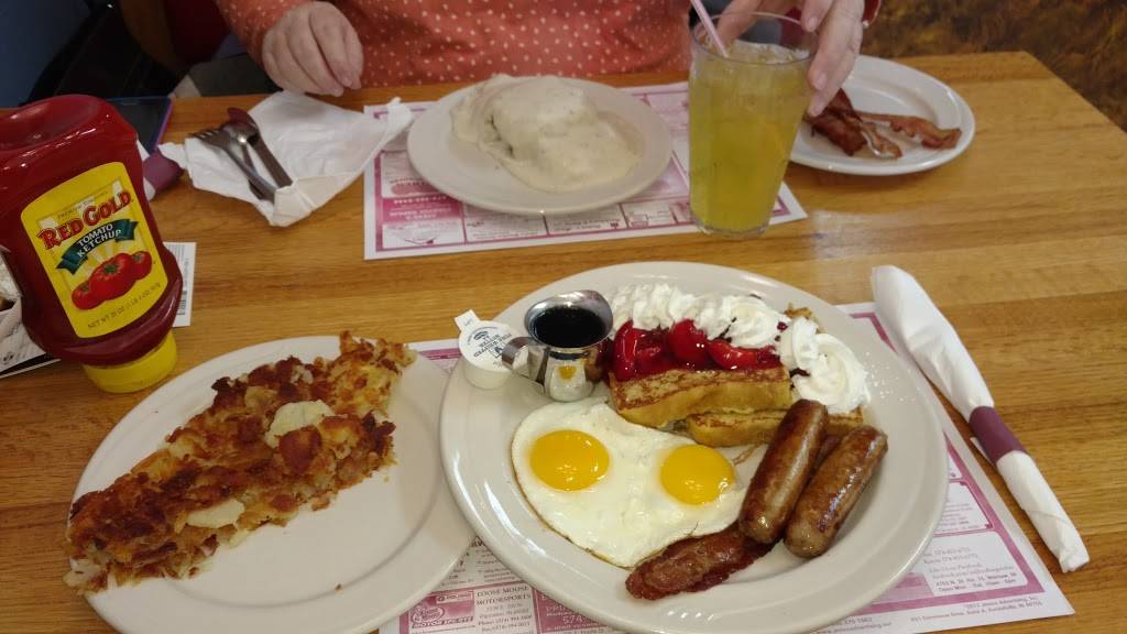 Red Apple House of Pancakes | restaurant | 2616 Shelden St, Warsaw, IN 46582, USA | 5742673007 OR +1 574-267-3007