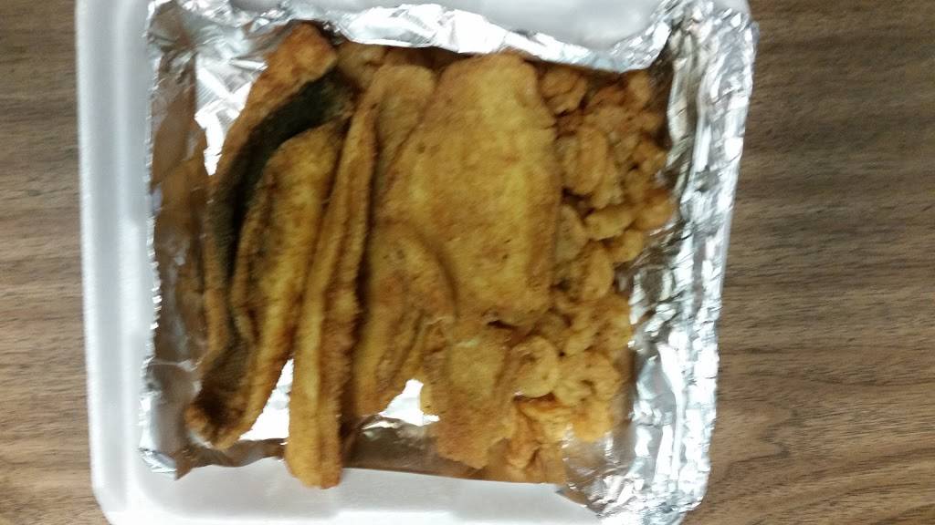 Kingstree Seafood | restaurant | 509 Kelly St, Kingstree, SC 29556, USA | 8433553025 OR +1 843-355-3025
