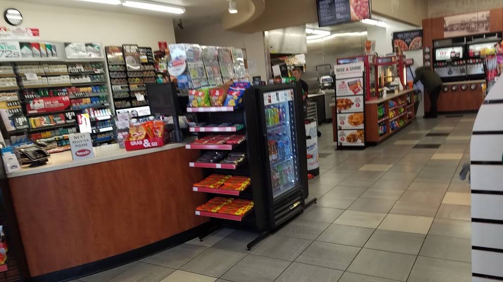 Kum & Go | meal takeaway | 5800 Northglenn Dr, Johnston, IA 50131, USA | 5152761730 OR +1 515-276-1730