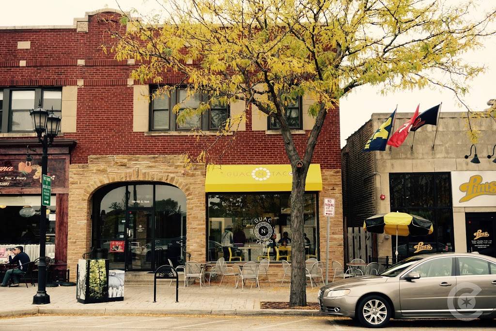 Guac N Tacos | restaurant | 116 S York St, Elmhurst, IL 60126, USA | 3312252498 OR +1 331-225-2498