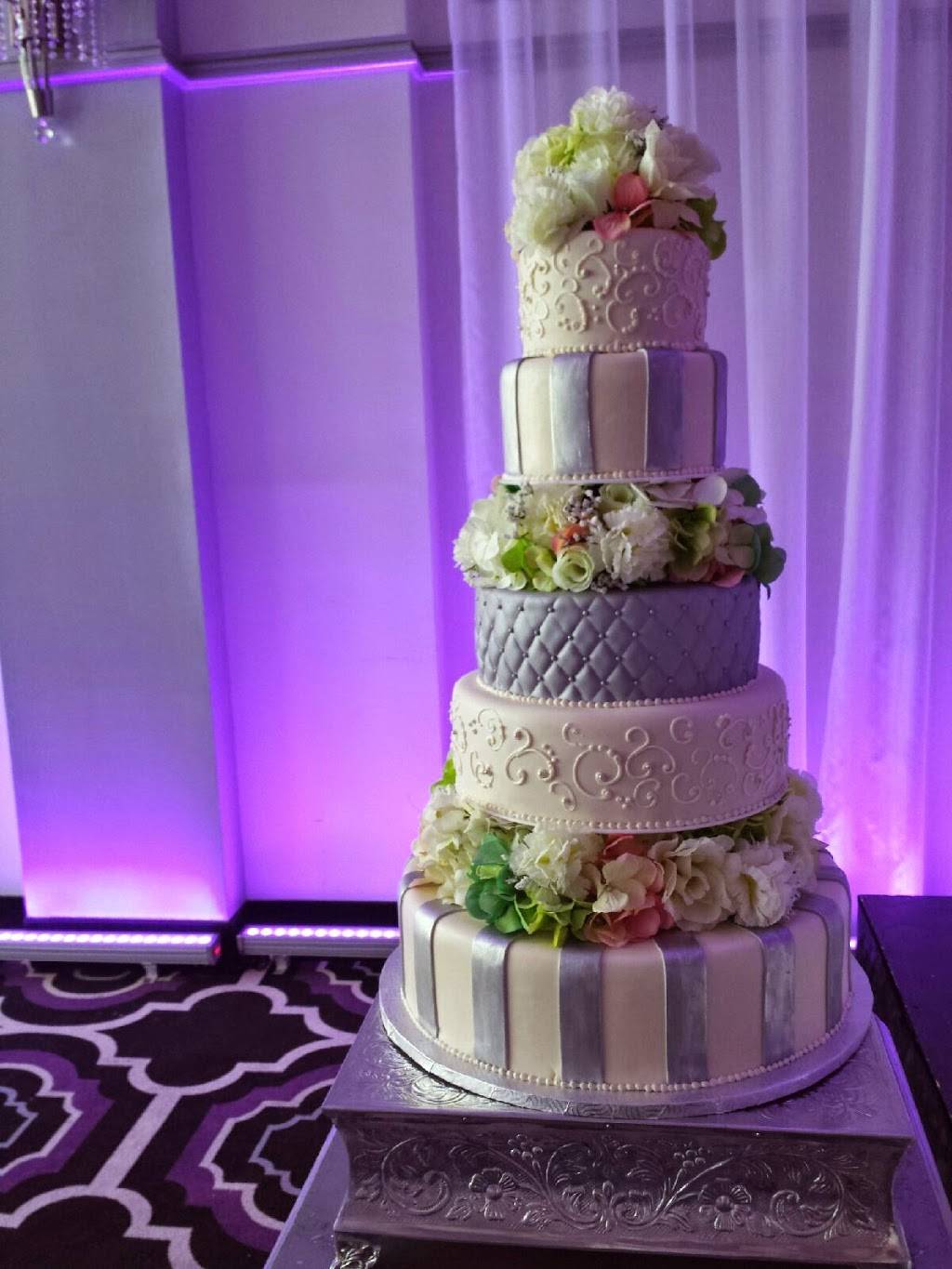 Pâtisserie Boulangerie Del Sole Anjou | bakery | 7750 Boul Henri-Bourassa E, Montréal, QC H1E 1P2, Canada | 5146483222 OR +1 514-648-3222