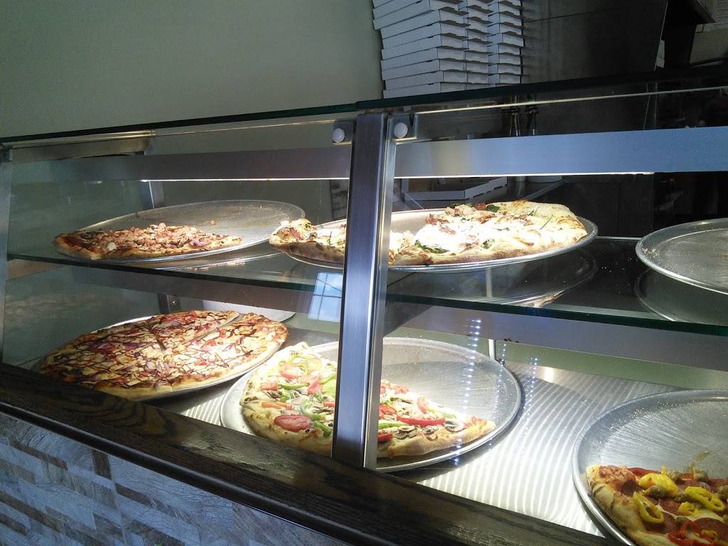 Pizza Alloro | restaurant | 5 Main St, Buckhorn, ON K0L 1J0, Canada | 7056577575 OR +1 705-657-7575