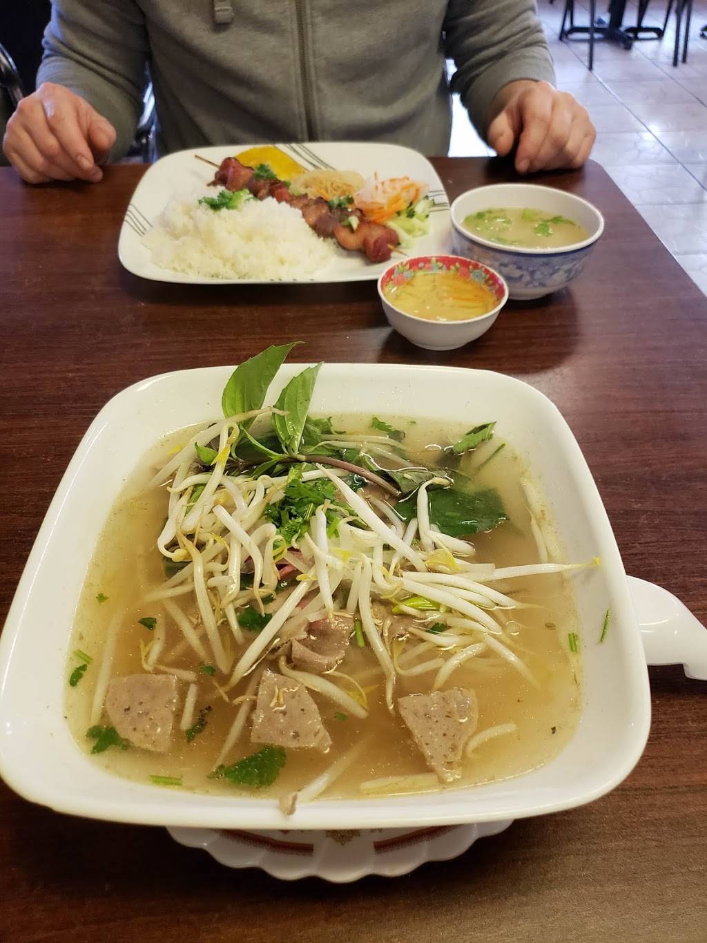 Truc Lam Restaurant | restaurant | 3737 Gravois Ave, St. Louis, MO 63116, USA | 3147761299 OR +1 314-776-1299