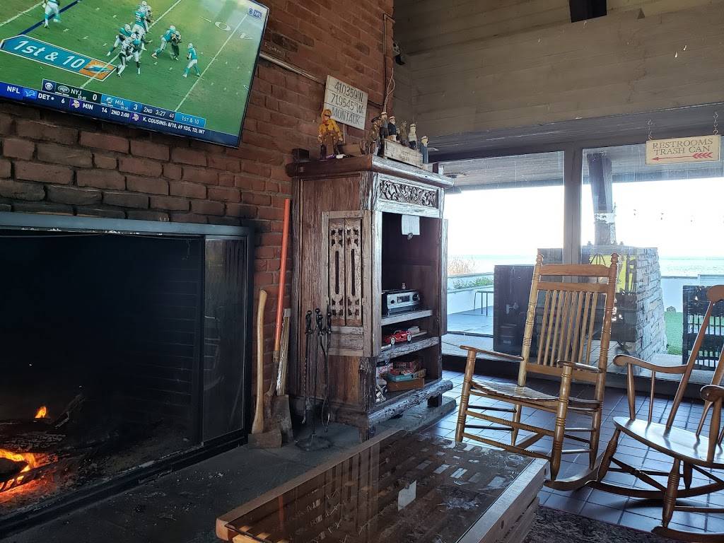 Georges Lighthouse Cafe | restaurant | 1999 Montauk Point State Pkwy, Montauk, NY 11954, USA | 6316682076 OR +1 631-668-2076