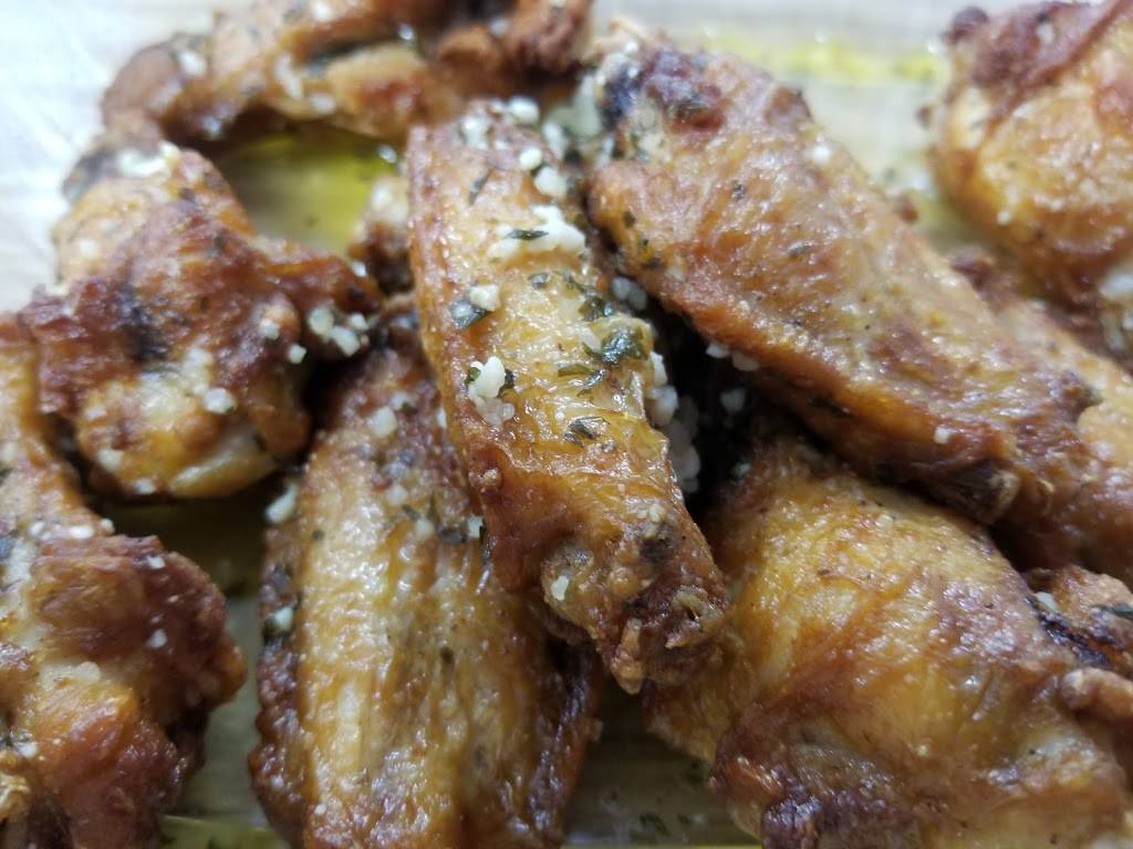 Matches Tavern | restaurant | 1 Clubhouse Dr, North Stonington, CT 06359, USA | 8884753746 OR +1 888-475-3746