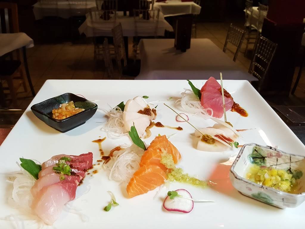 Dragonfly Wine & Sushi Bistro | restaurant | 5860 N Mesa St Ste.133-135, El Paso, TX 79912, USA | 9153040775 OR +1 915-304-0775