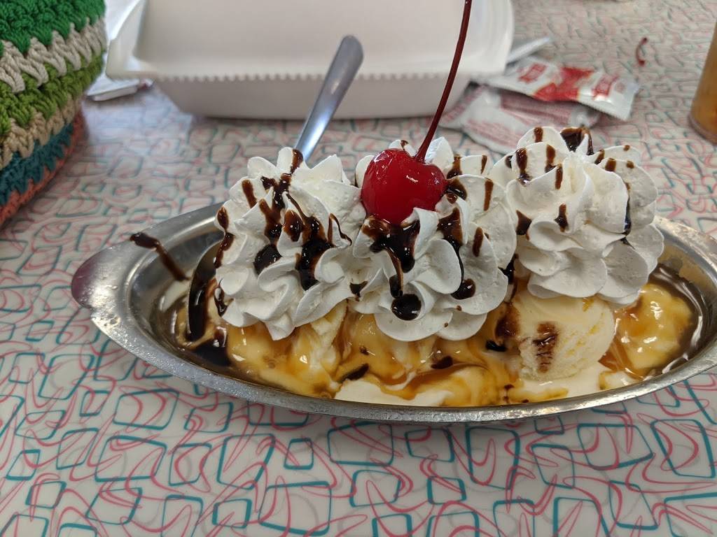 Leess Drive In | restaurant | 401 W Thomas St, Hammond, LA 70401, USA | 9853453091 OR +1 985-345-3091