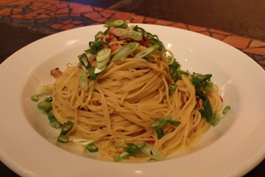 lOlive Rouge | restaurant | 193 Rue Notre Dame E Suite 200, Victoriaville, QC G6P 3Z8, Canada | 8197954492 OR +1 819-795-4492