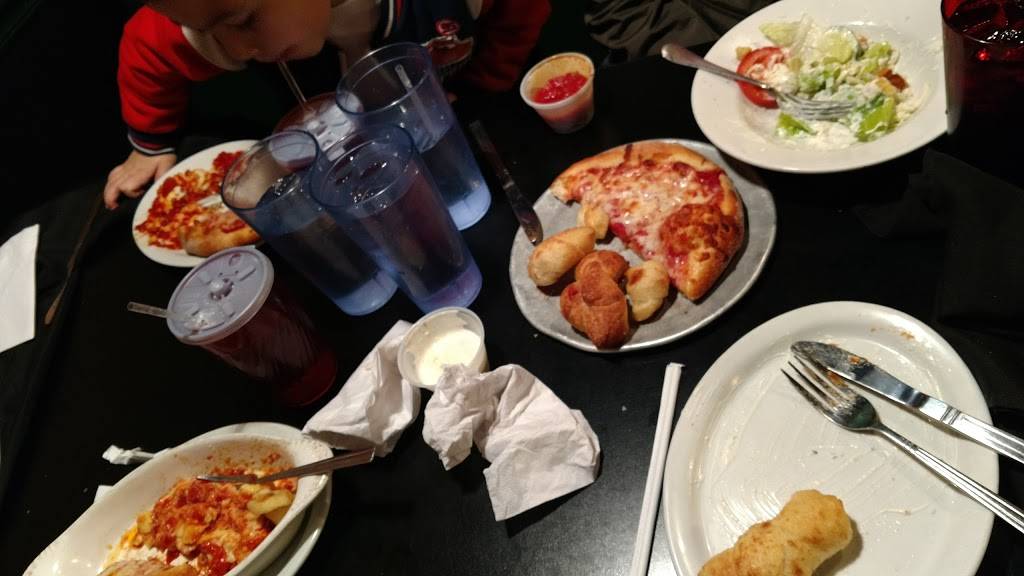 The Garlic Knot - University Hills | restaurant | 2553 S Colorado Blvd Ste 107, Denver, CO 80222, USA | 7205423528 OR +1 720-542-3528