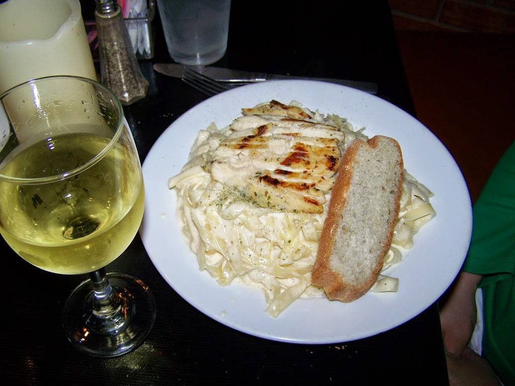 Stuffed Olive | restaurant | 800 Lakeshore Dr, Eufaula, OK 74432, USA | 9186899565 OR +1 918-689-9565