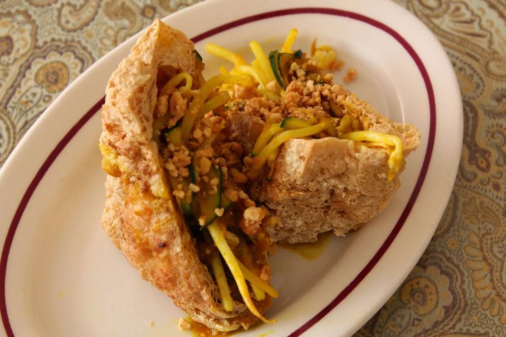 Jennys Kuali | restaurant | 102 E 4th St, Bethlehem, PA 18015, USA | 6107588088 OR +1 610-758-8088