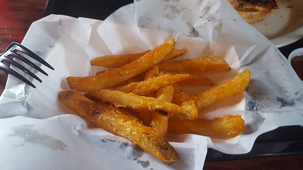 Hoots Smokehouse | restaurant | 7648 Canal St suite b, Houston, TX 77012, USA | 8324910556 OR +1 832-491-0556