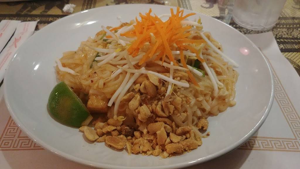 Thai Bistro | restaurant | 2055 28th St SE #9, Grand Rapids, MI 49508, USA | 6164520065 OR +1 616-452-0065