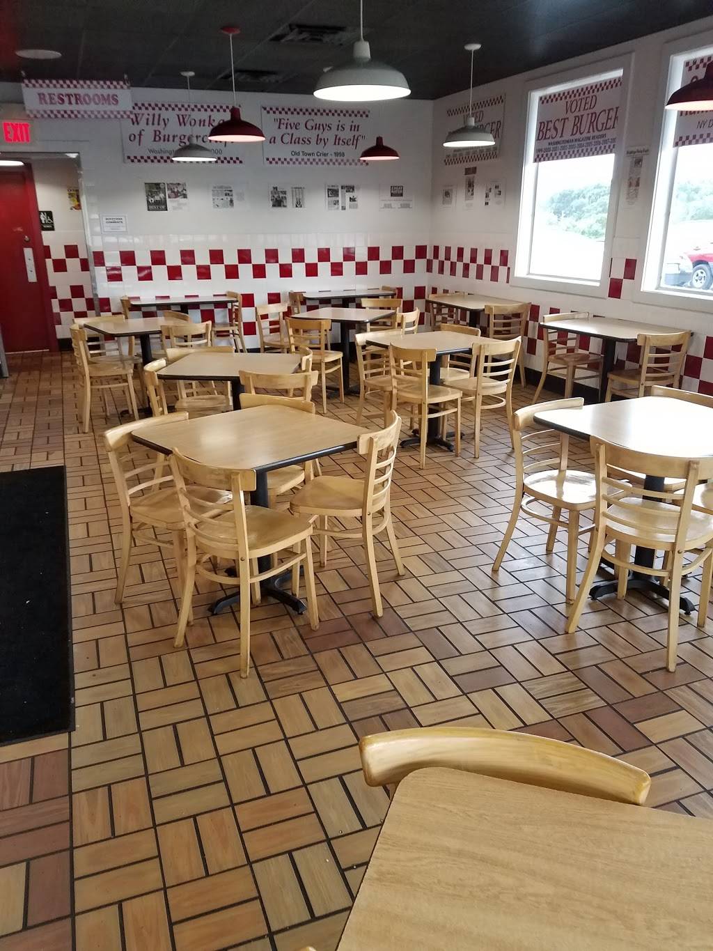 Five Guys | meal takeaway | 1365 Berryville Ave, Winchester, VA 22601, USA | 5405420011 OR +1 540-542-0011