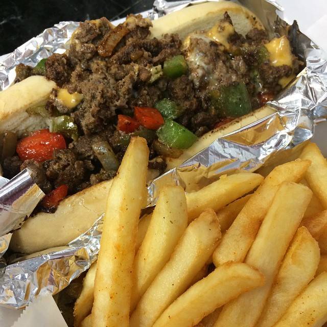 Nephews Grille | restaurant | 742 S 4th St, St. Louis, MO 63103, USA | 3142415960 OR +1 314-241-5960