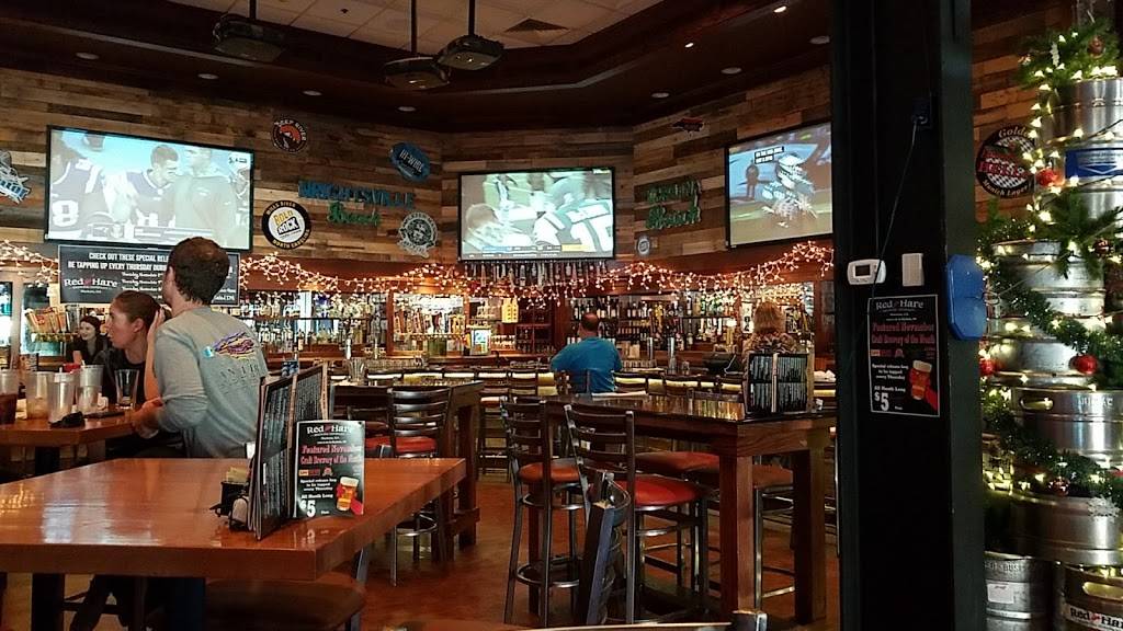 Fox & Hound | restaurant | 920 Town Center Dr, Wilmington, NC 28405, USA | 9105090805 OR +1 910-509-0805