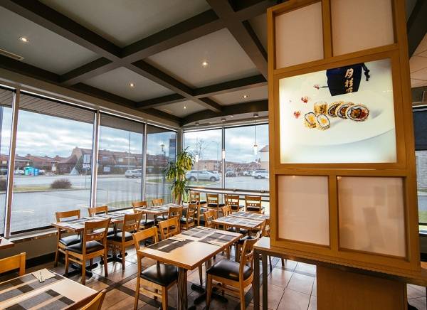 Mikasa Chiisai | restaurant | 65 Boulevard Samson, Laval, QC H7X 3E6, Canada | 4506898899 OR +1 450-689-8899