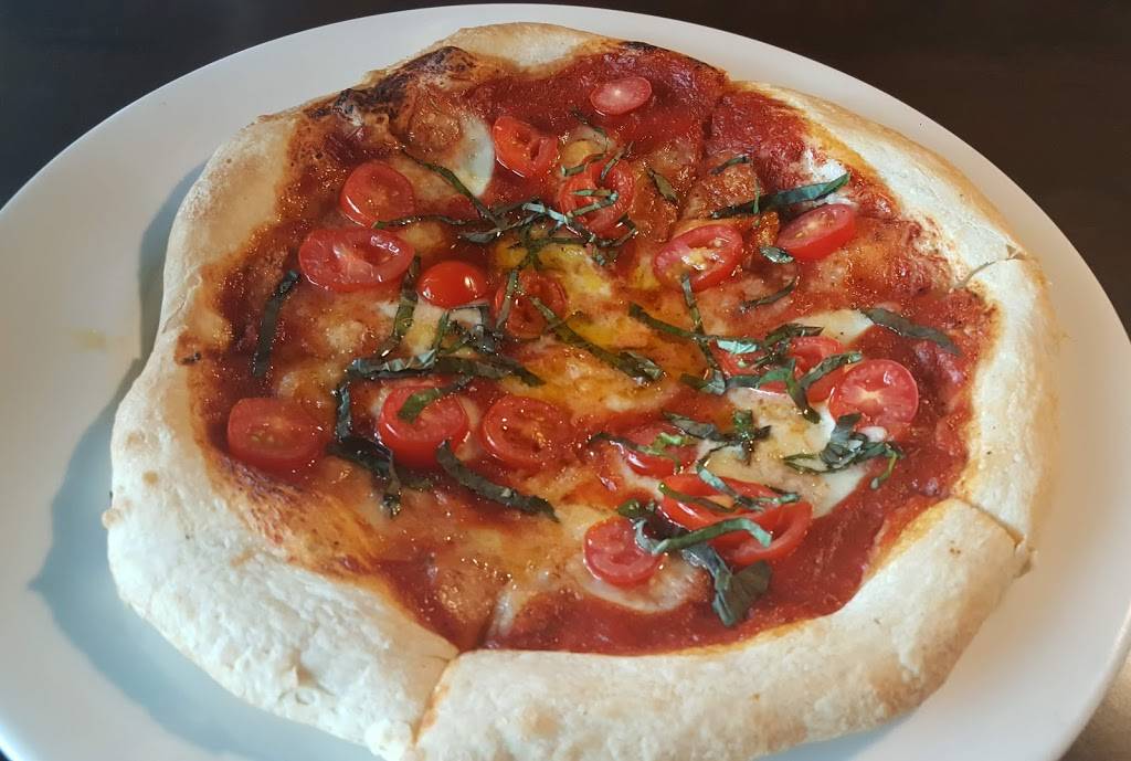 Corner Bar and Grill | restaurant | 1779 Tenth Line Rd, Orléans, ON K1E 3X2, Canada | 6134247305 OR +1 613-424-7305