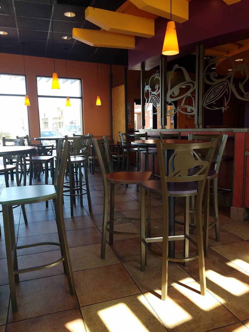 Taco Bell | meal takeaway | 14071 Main St, Hesperia, CA 92345, USA | 7609564728 OR +1 760-956-4728