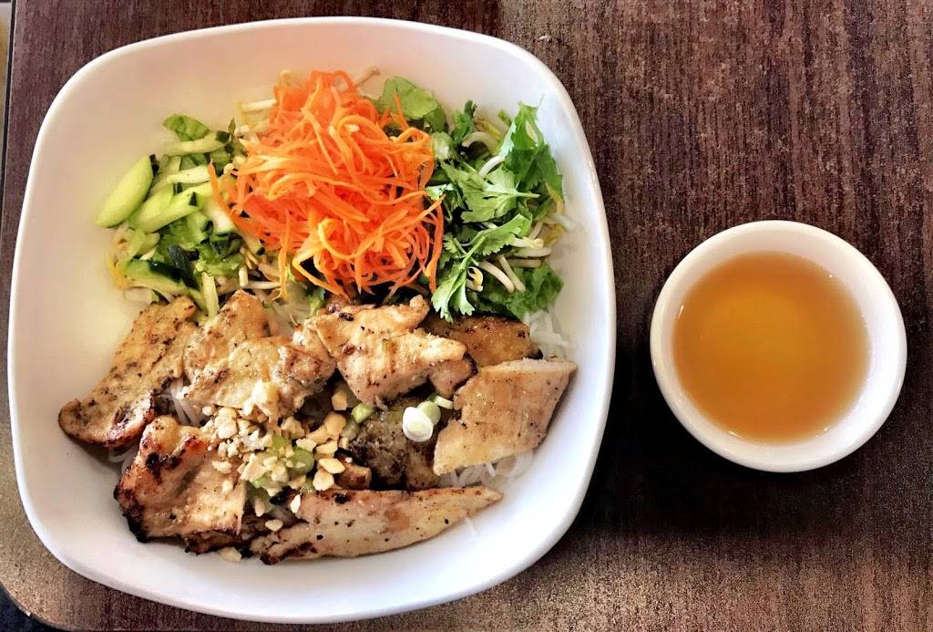 Pho I-10 | restaurant | 1045 Blalock Rd #180, Houston, TX 77055, USA | 3464445617 OR +1 346-444-5617