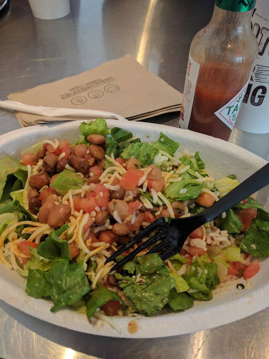 Chipotle Mexican Grill | restaurant | 11485 Olive Blvd, Creve Coeur, MO 63141, USA | 3149839358 OR +1 314-983-9358