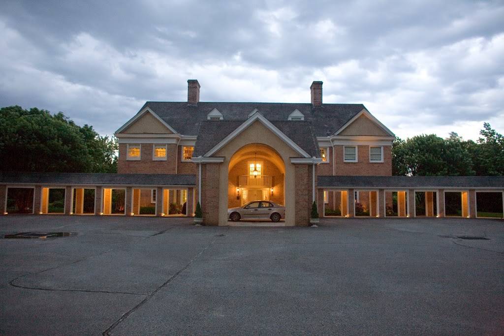 Christopher Place Resort | restaurant | 1500 Pinnacles Way, Newport, TN 37821, USA | 4234457474 OR +1 423-445-7474