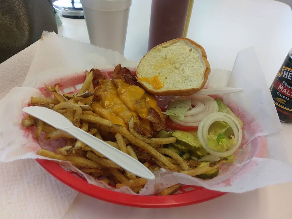 Mutts On 13th | restaurant | 1517 13th St, St Cloud, FL 34769, USA | 4078911595 OR +1 407-891-1595