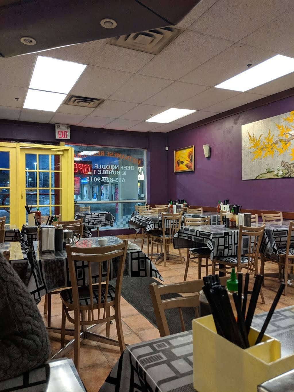 Mr Pho Vietnamese Restaurant | restaurant | 1861 Robertson Rd, Nepean, ON K2H 9N5, Canada | 6138299015 OR +1 613-829-9015