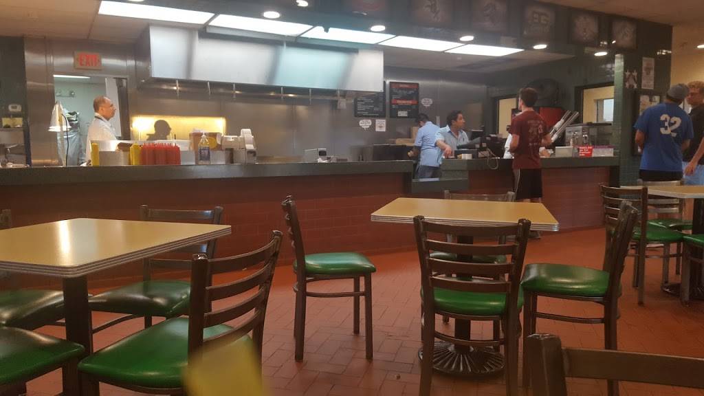 Johnnies Beef | restaurant | 1935 S Arlington Heights Rd, Arlington Heights, IL 60005, USA | 8473578100 OR +1 847-357-8100