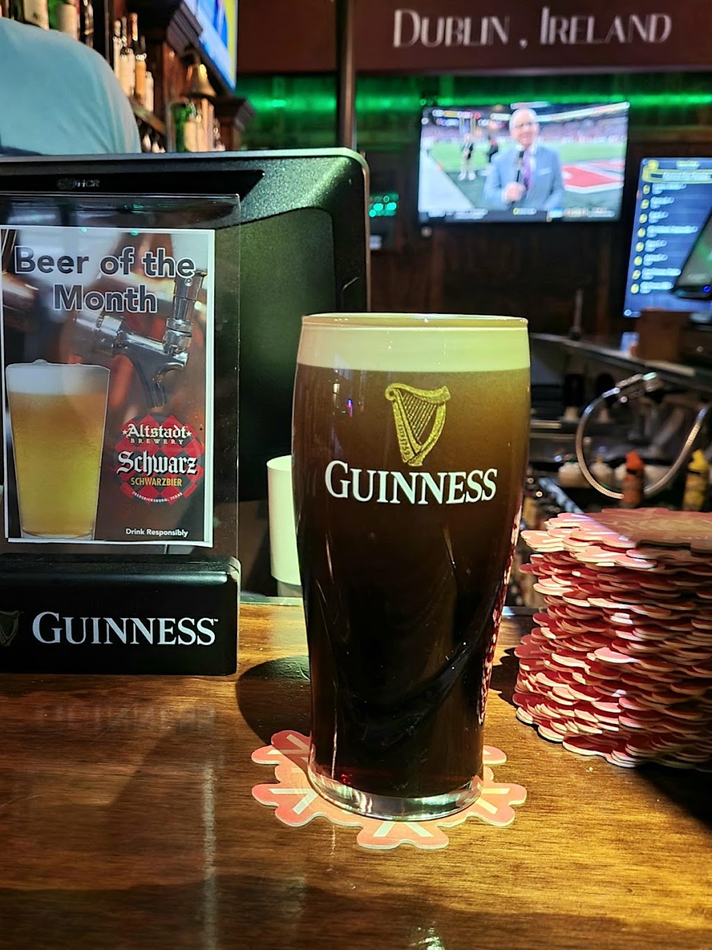 Trinity College Irish Pub | restaurant | 910 Currie St, Fort Worth, TX 76107, USA | 6822243525 OR +1 682-224-3525