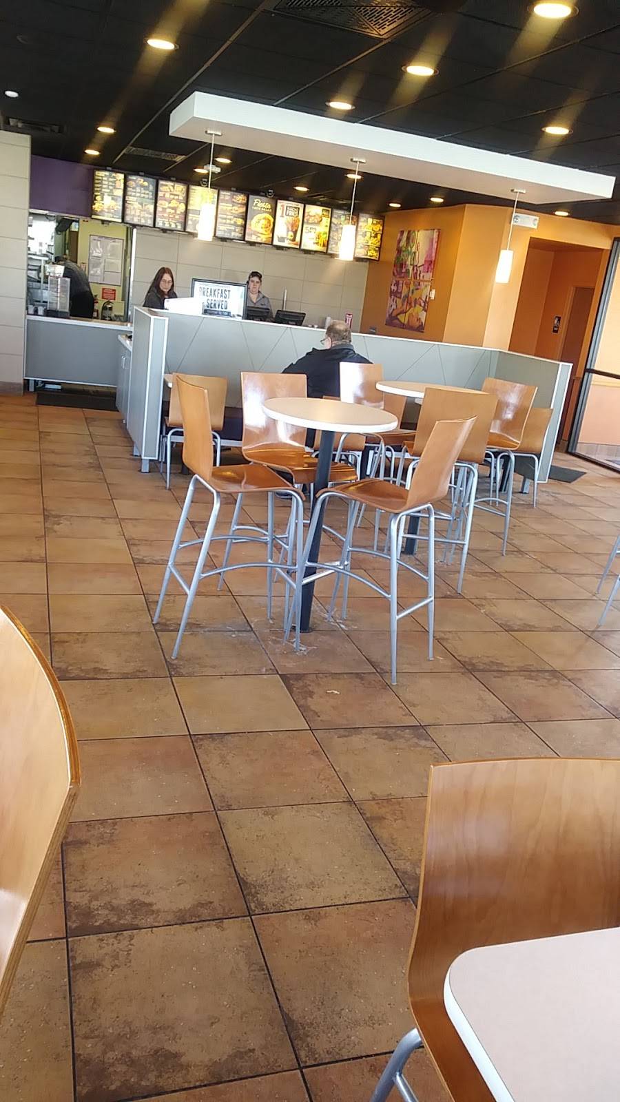 Taco Bell | meal takeaway | 2030 N Mitchell St, Cadillac, MI 49601, USA | 2317791380 OR +1 231-779-1380